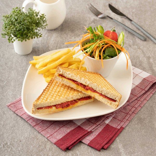 Sucuklu Kaşarlı Tost