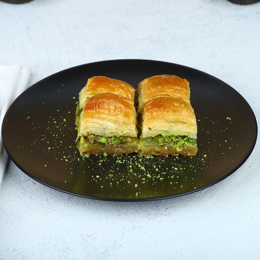 Sade Yağlı Fıstıklı Baklava (500gr)