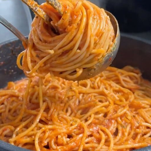 Domates Soslu Spagetti