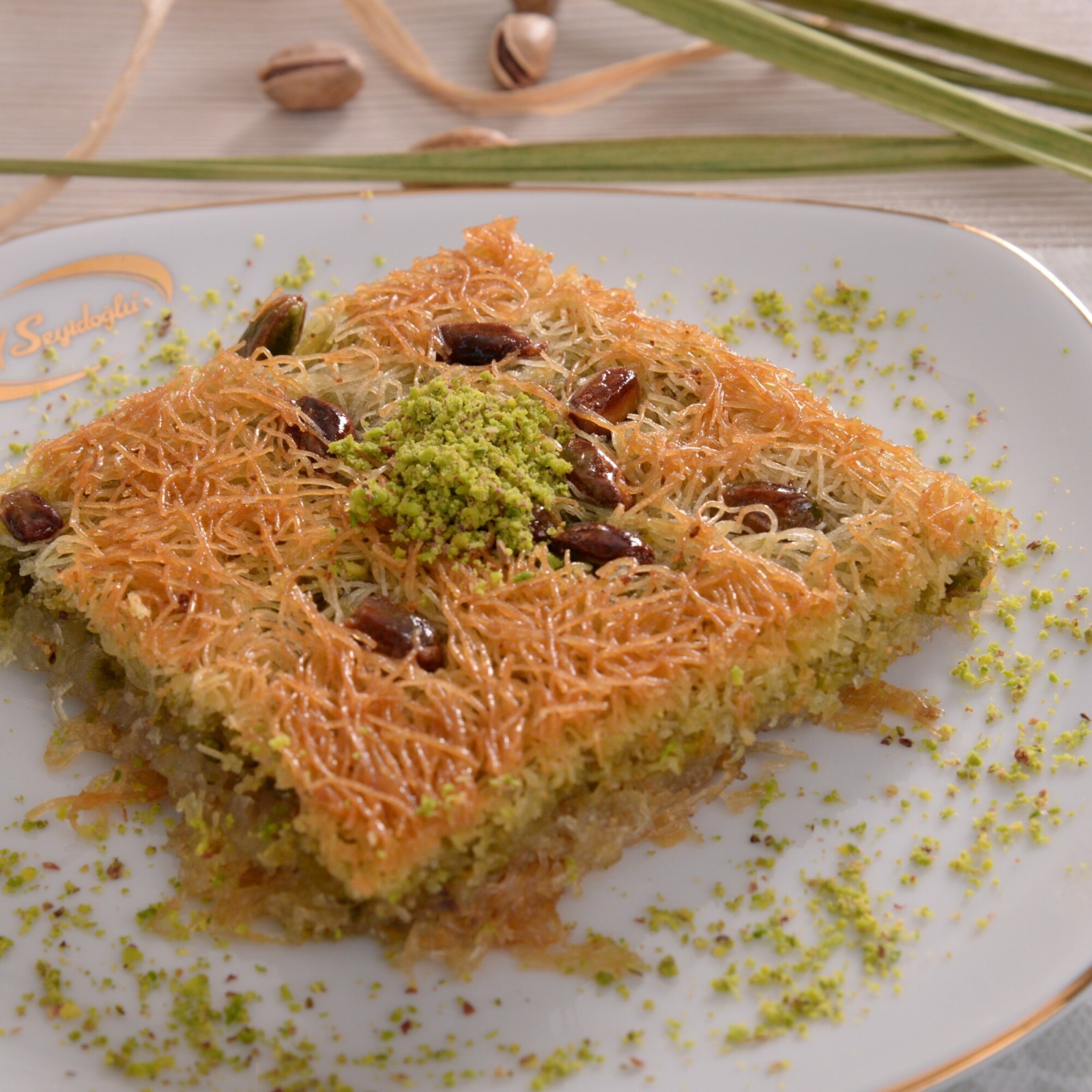 Fıstıklı Kadayıf 1 kg + Sade Dondurma 250gr