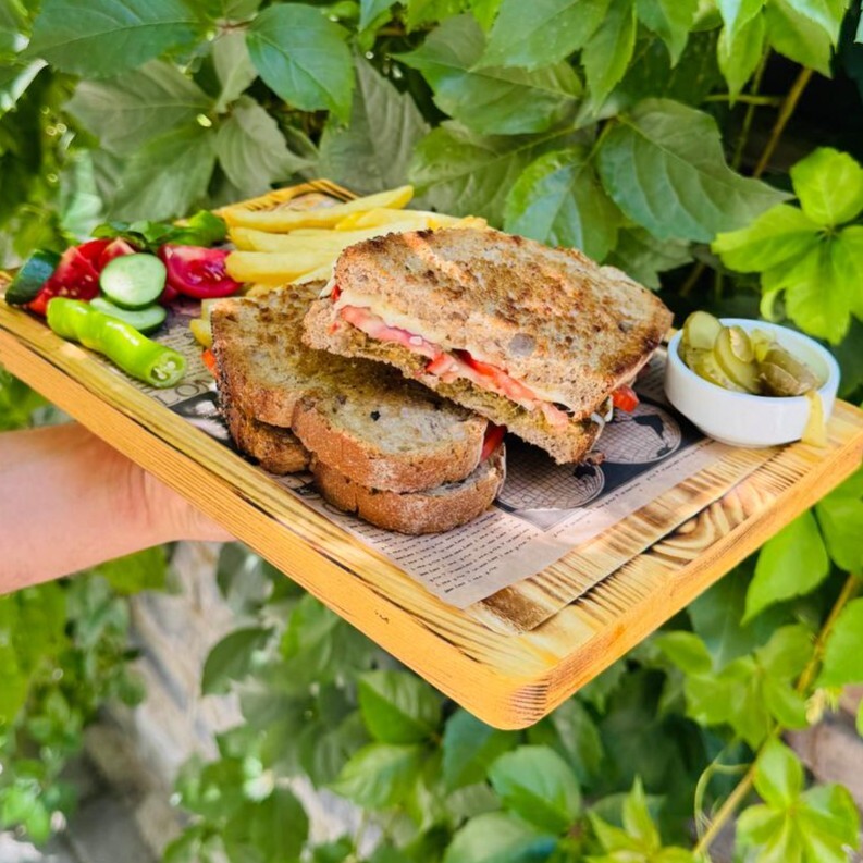 Pesto Soslu Tost