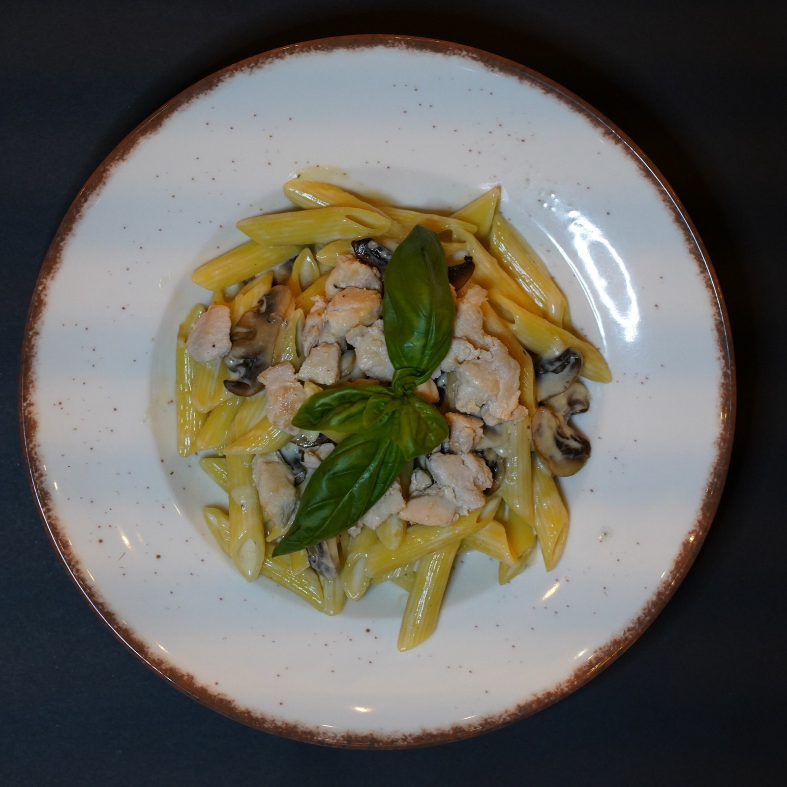 Tavuklu Mantarlı Penne