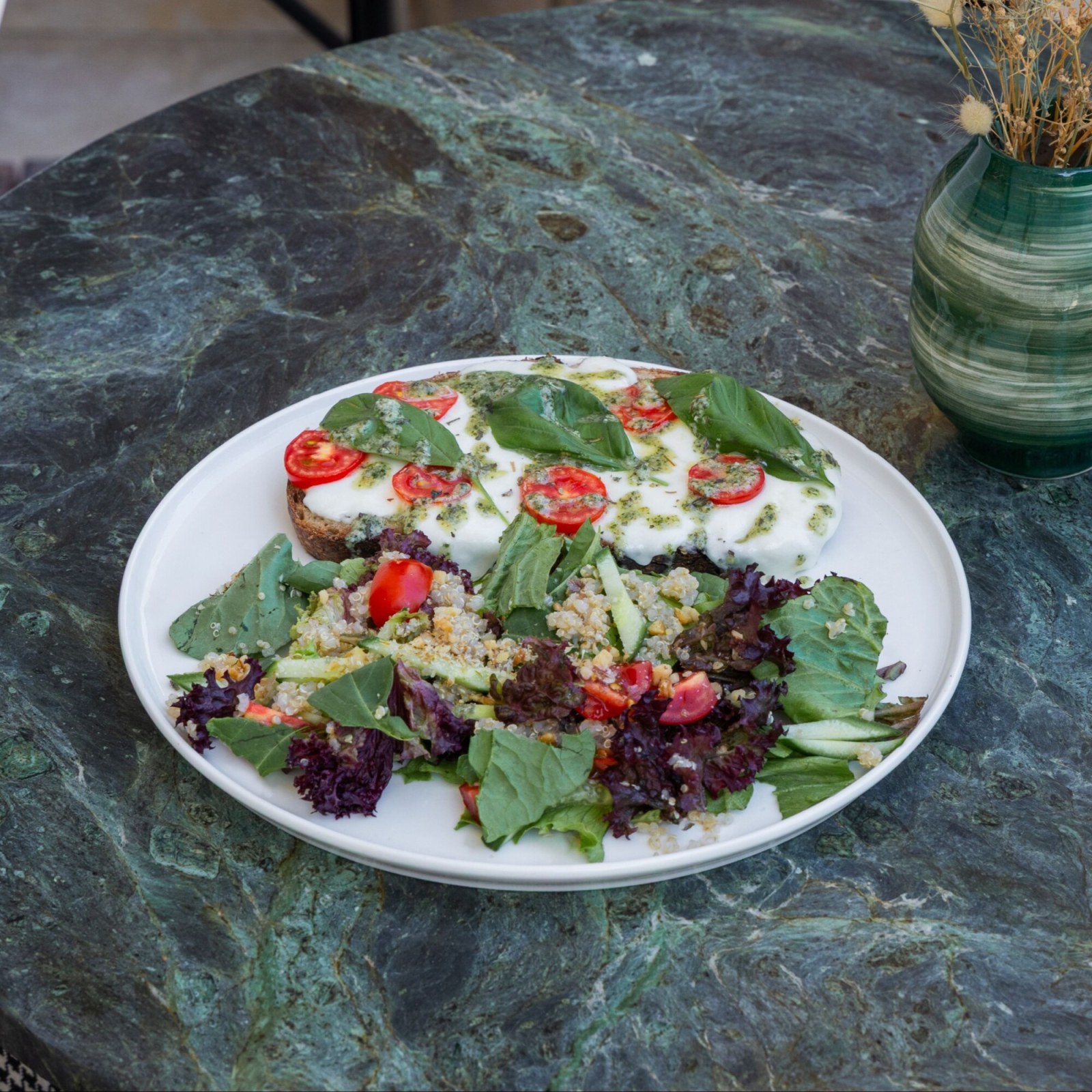 Caprese Ekmek Üstü