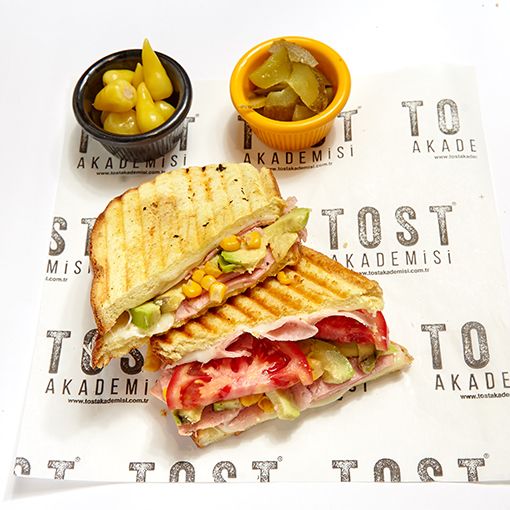 Avokadolu Tost