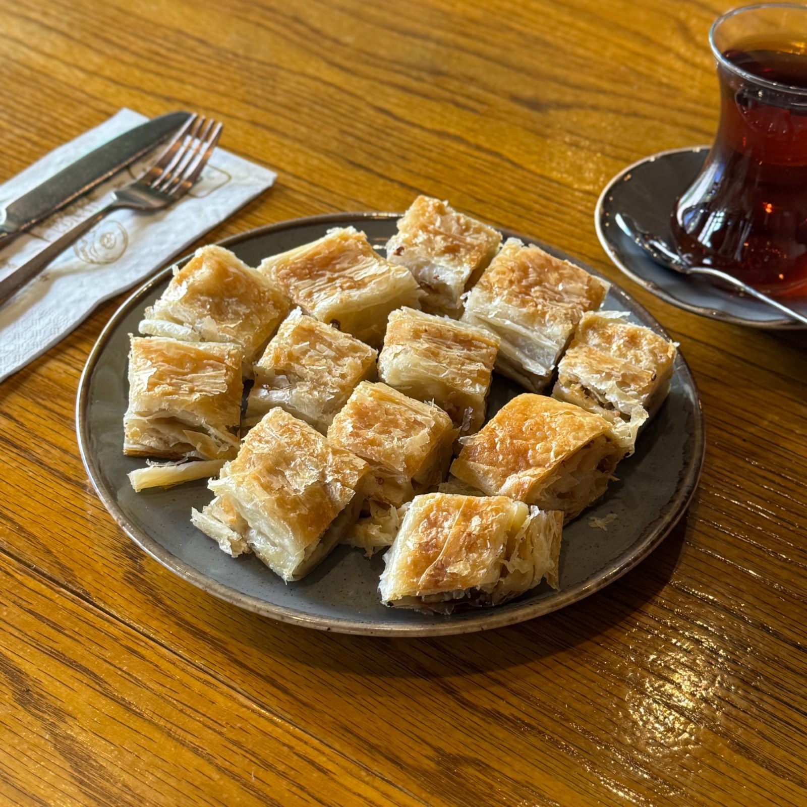 Karaköy Böreği Kıymalı (1000 gr)