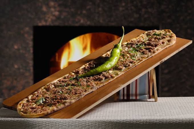 Konya Etli Ekmek