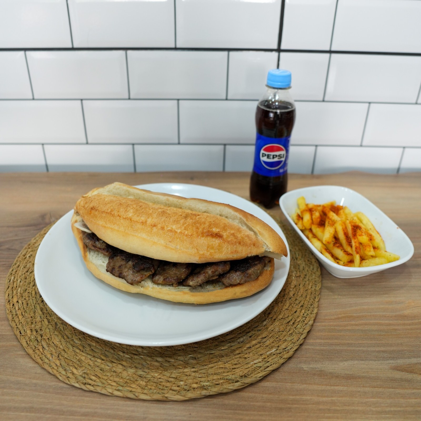 Köfte Ekmek Menü