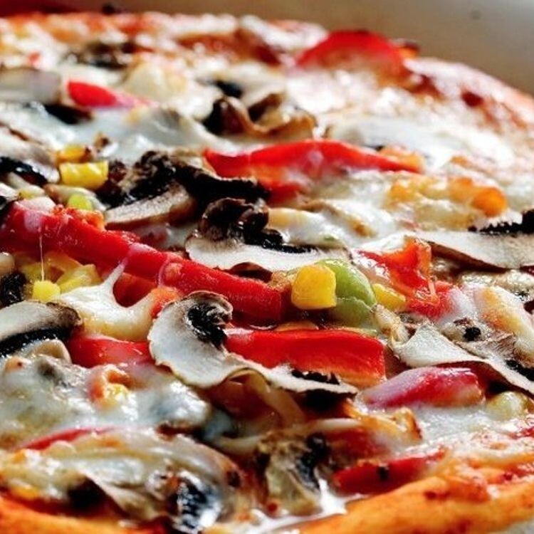 Acılı Vejetaryen Pizza Domatesli Acı Jalapeno ve Mantar Biberli Gurme Vip Pizza (Büyük Boy)