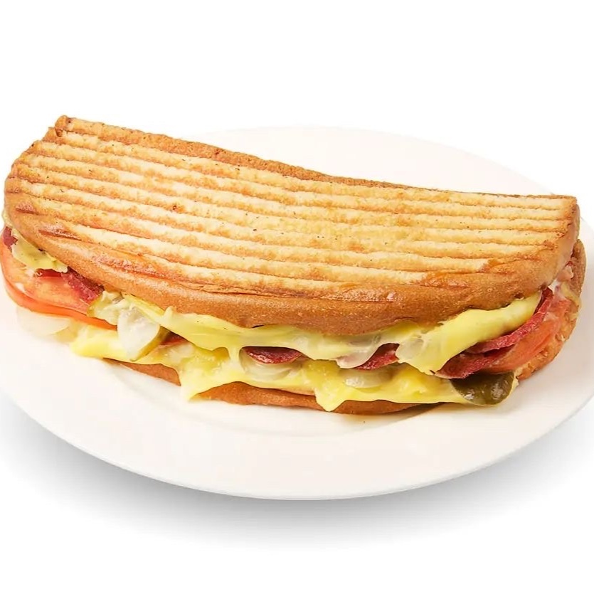 Kaşarlı Sucuklu Tost + 330 ml Coca-cola