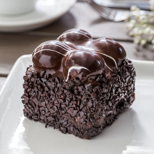 Siyah Profiterollü Mono