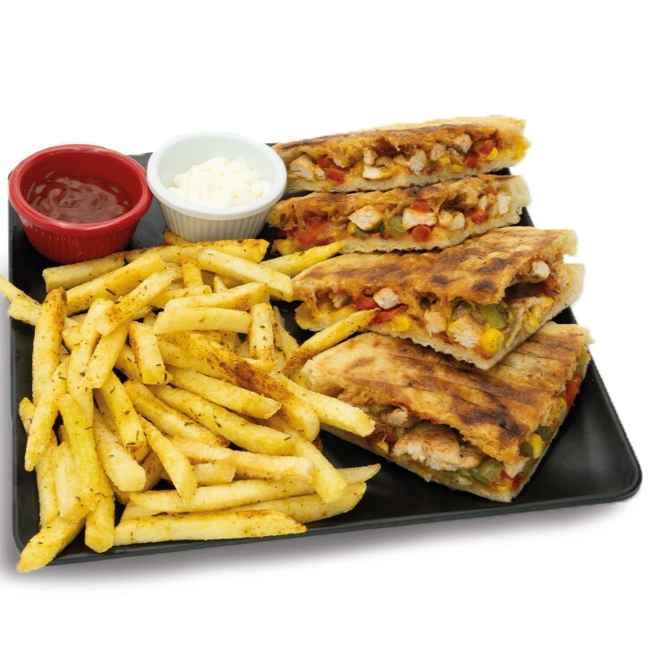 Tavuklu Bazlama Tost