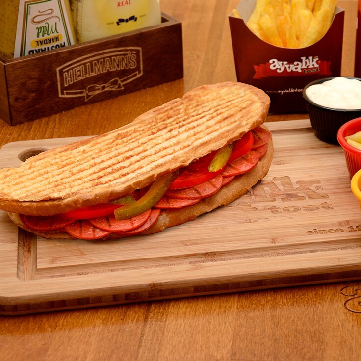 Kaşarlı Sucuklu Tost