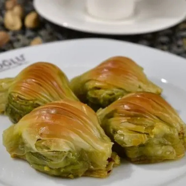 Fıstıklı Midye Baklava (750 gr)