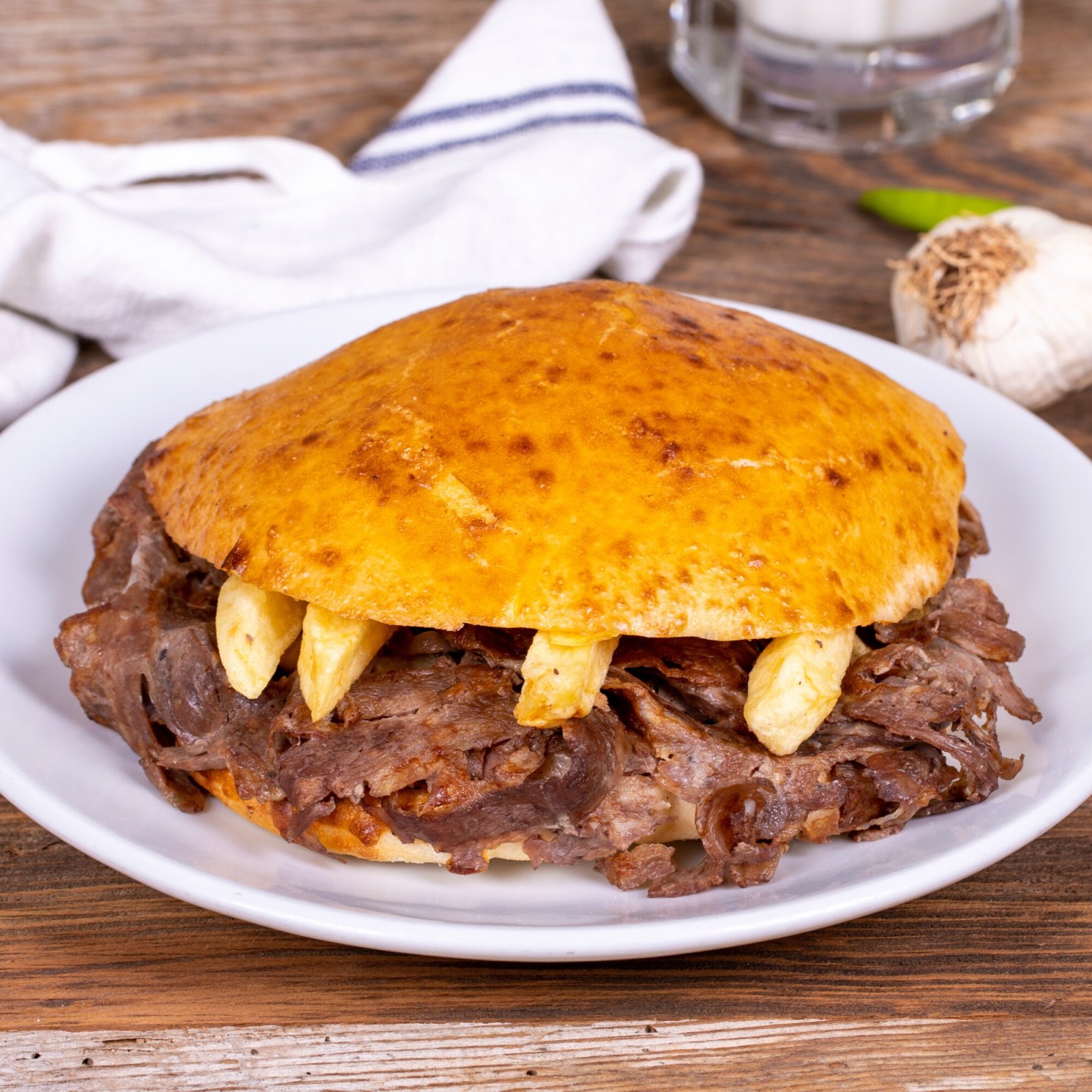 Tombik Ekmek Arası Et Döner