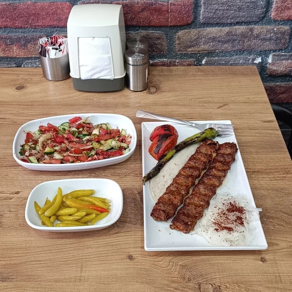 Zırh Adana Kebap Gaziantep Usulü (1.5 Porsiyon)