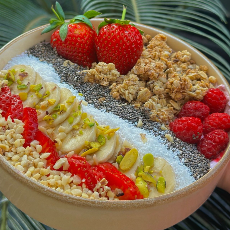 Glutensiz * Çilekli&Muzlu&Frambuazlı Granola Bowl