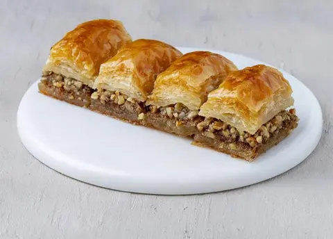 Cevizli Baklava (4 Adet)