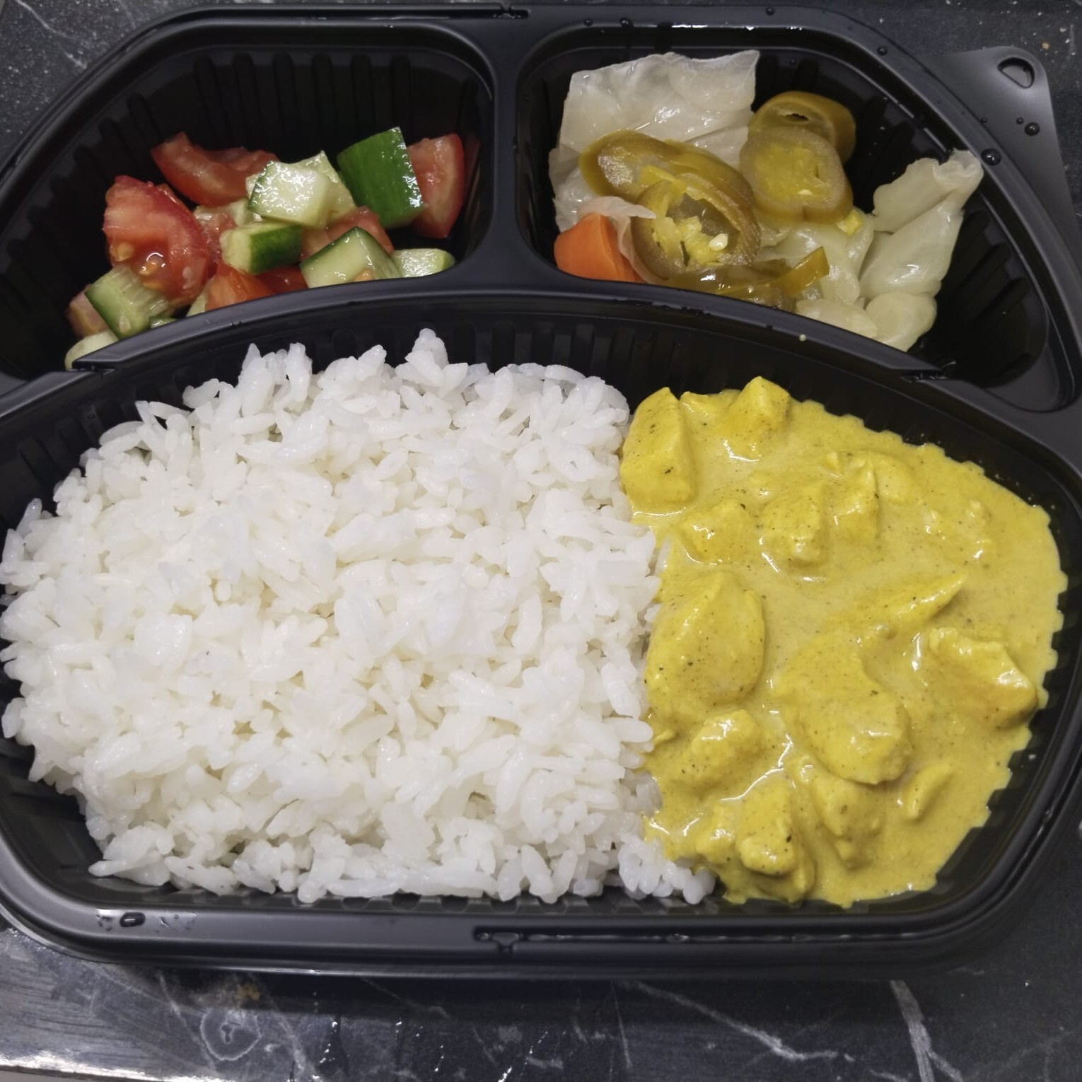 Köri Soslu Tavuk Pilav+ Ayran