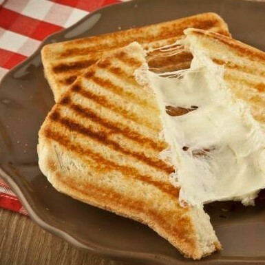 Beyaz Peynirli Tost