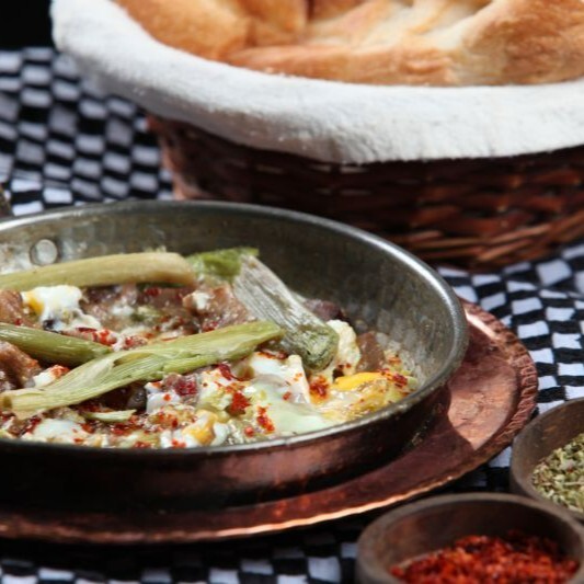Kavurmalı Kaşarlı Omlet