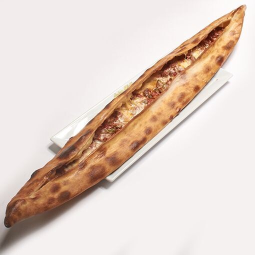 Kuşbaşılı Kaşarlı Pide