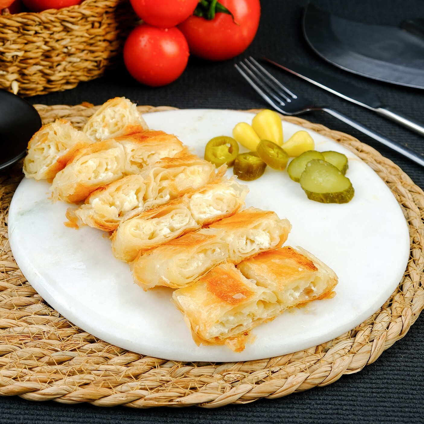 Peynirli Kol Böreği ( Pors.)
