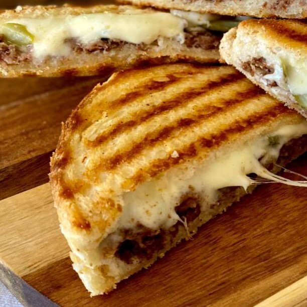 Kavurmalı Tost Menü