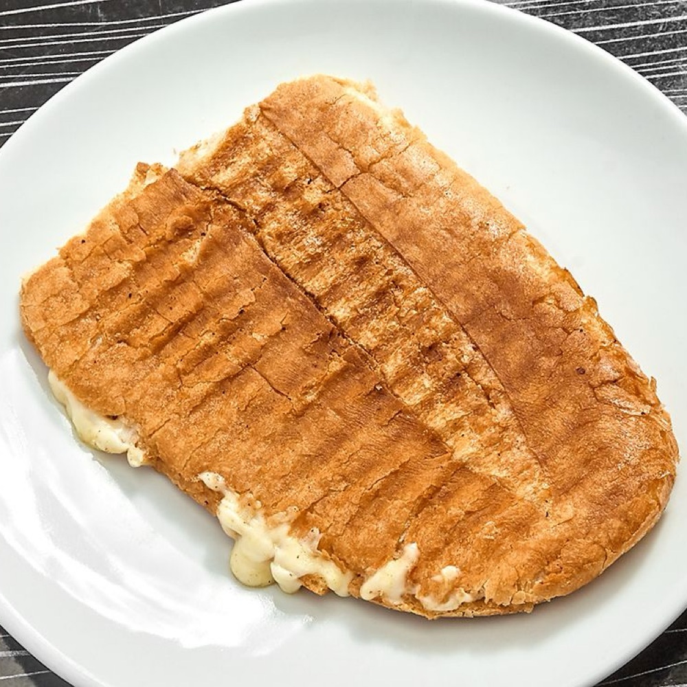 Yarım Ekmek Arası Kaşarlı Tost
