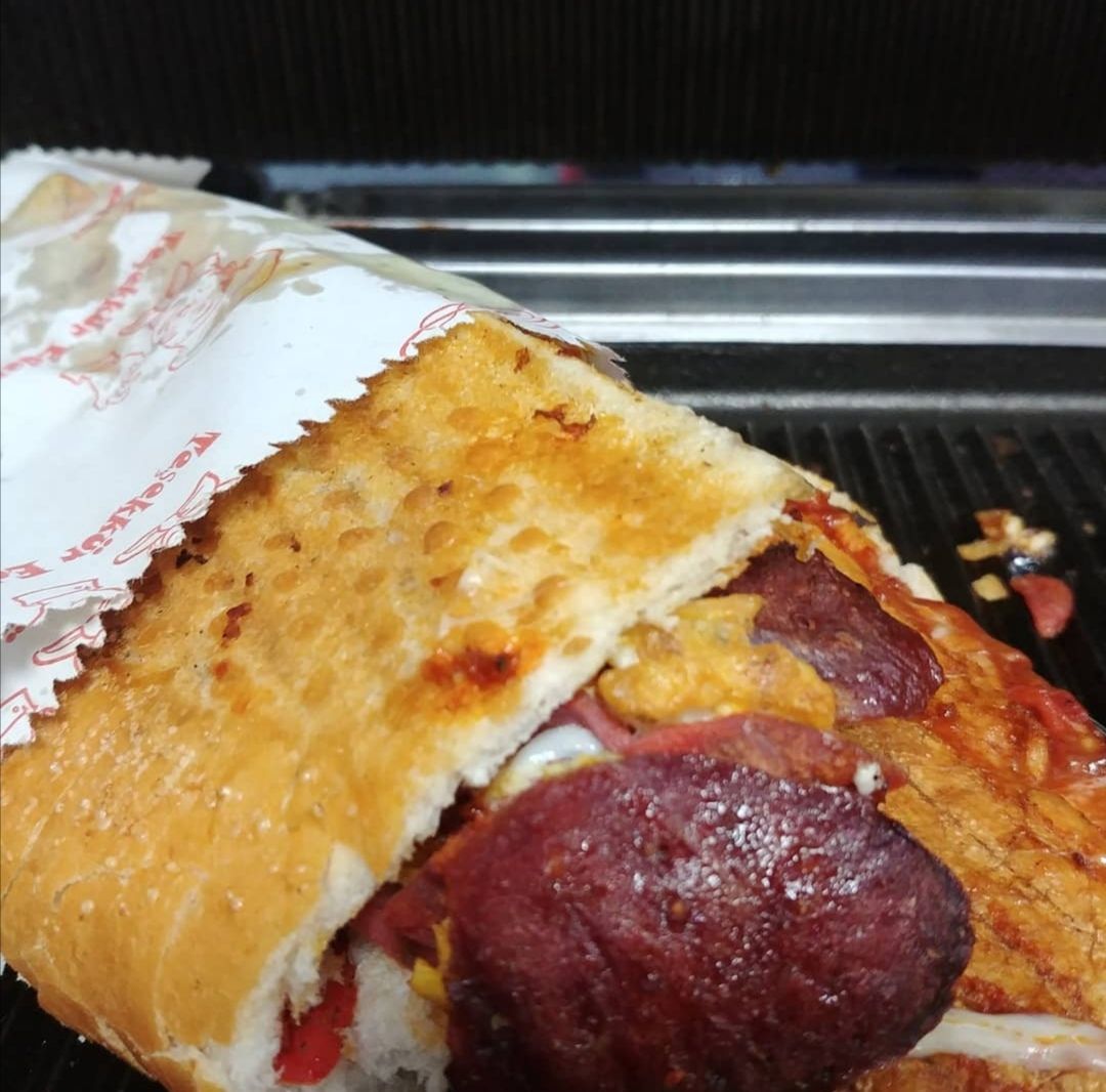 KARIŞIK TOST (Dana Sucuk & Kaşar) Yarım Ekmek