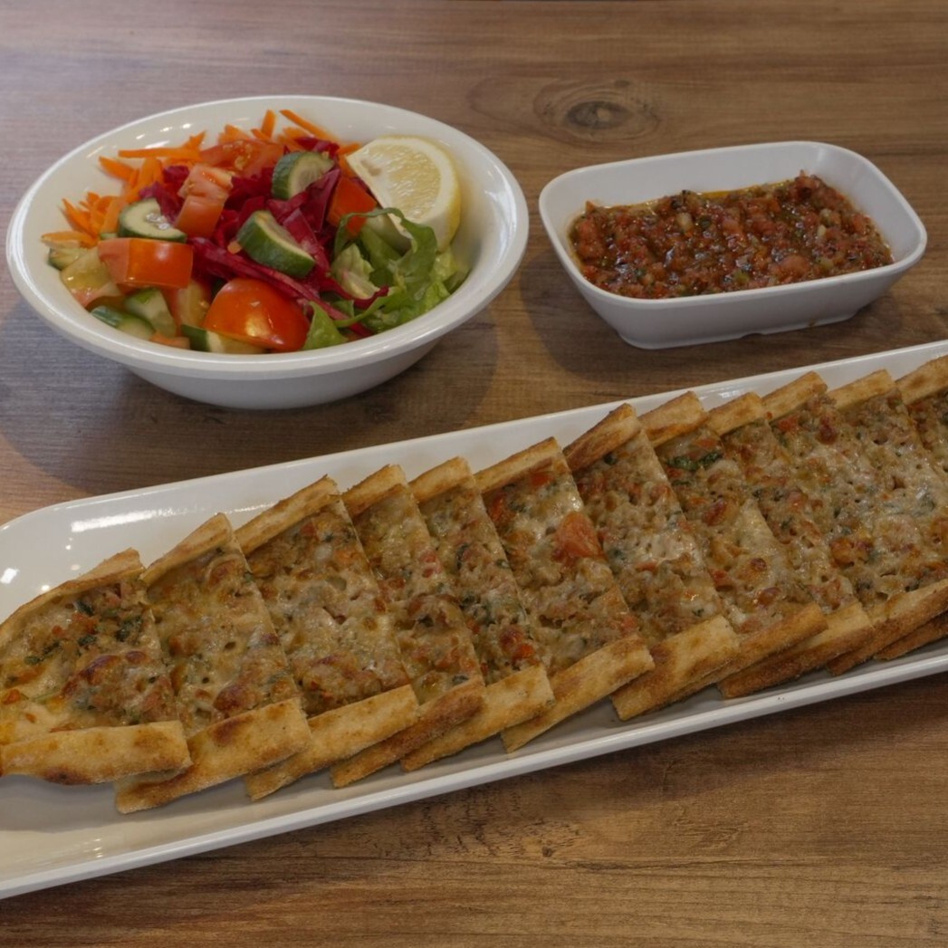 Kıymalı Kaşarlı Pide (70 cm.)