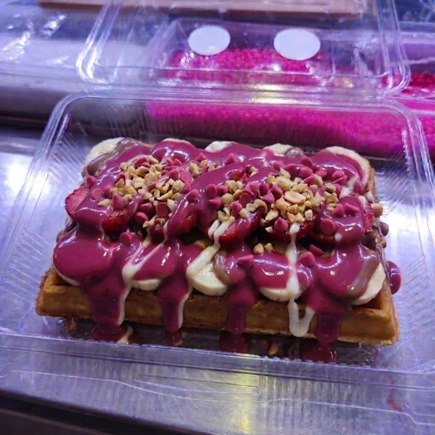 Frambuazlı Soslu Waffle (Büyük Hamur)