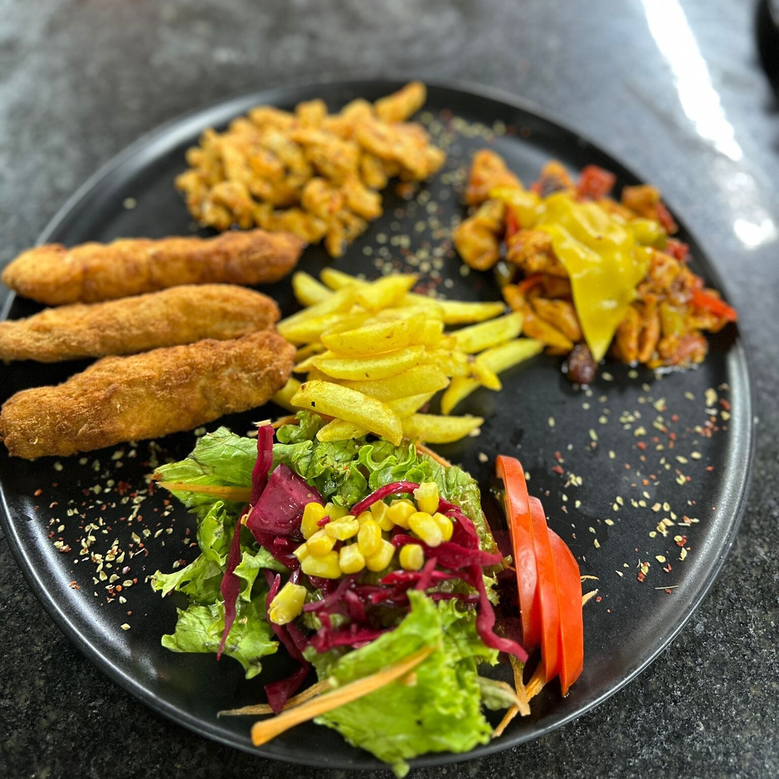 Meksika & Mançurya & Çıtır Tavuk menü (1,5 prsyn 330 gr, patates cipsi + makarna + salata + turşu )