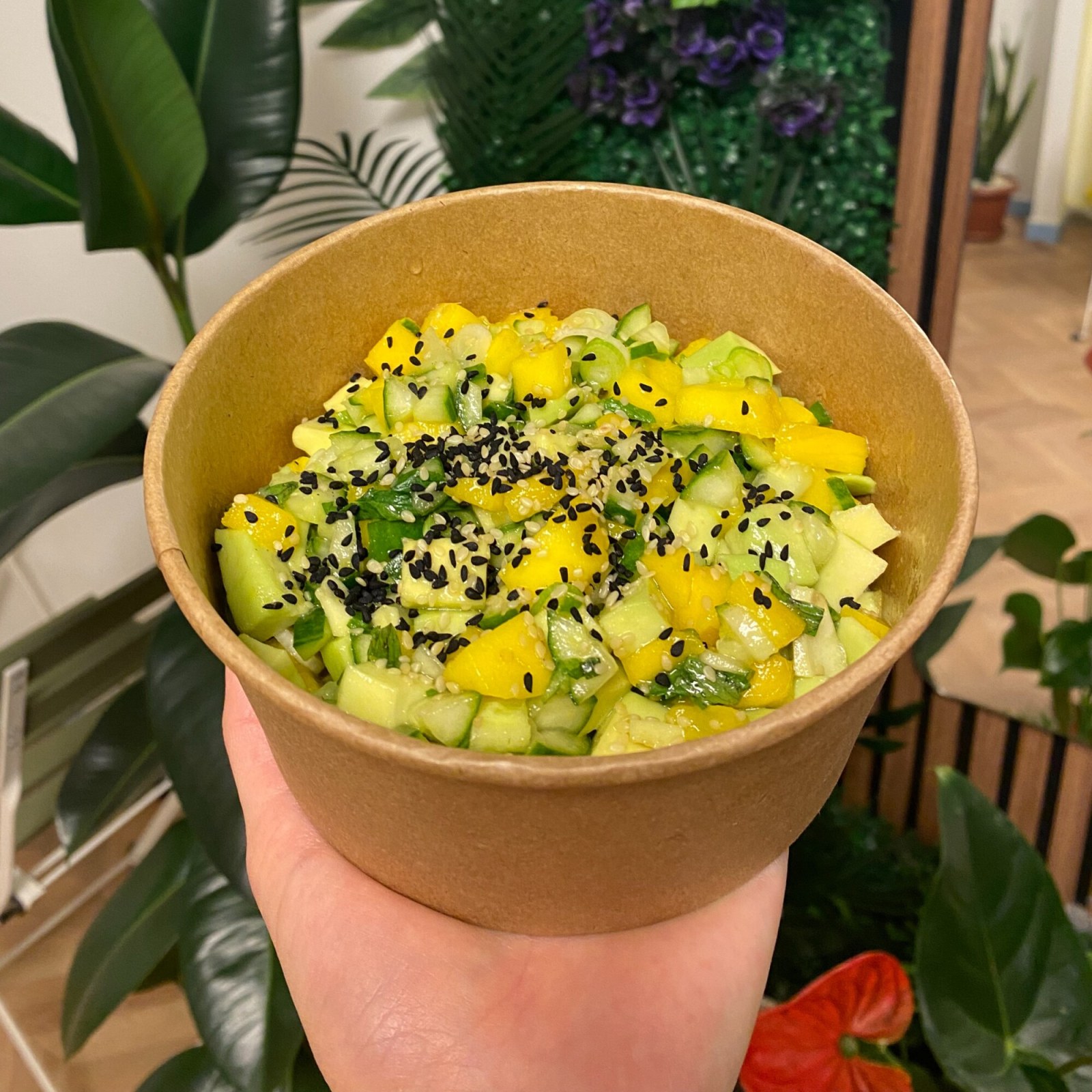 Avokado Mango Salad
