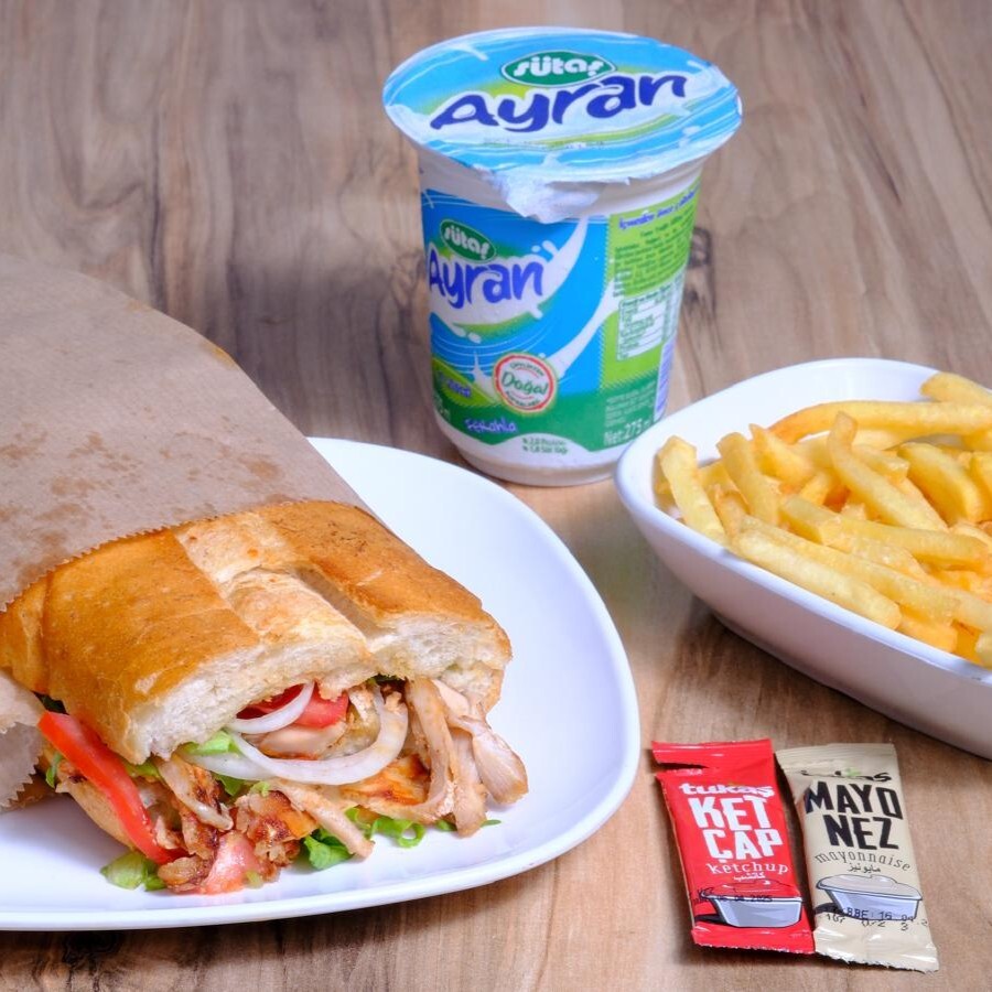 Ekmek Arası Tavuk Döner (200 gr.) & Patates Kızartması Menü