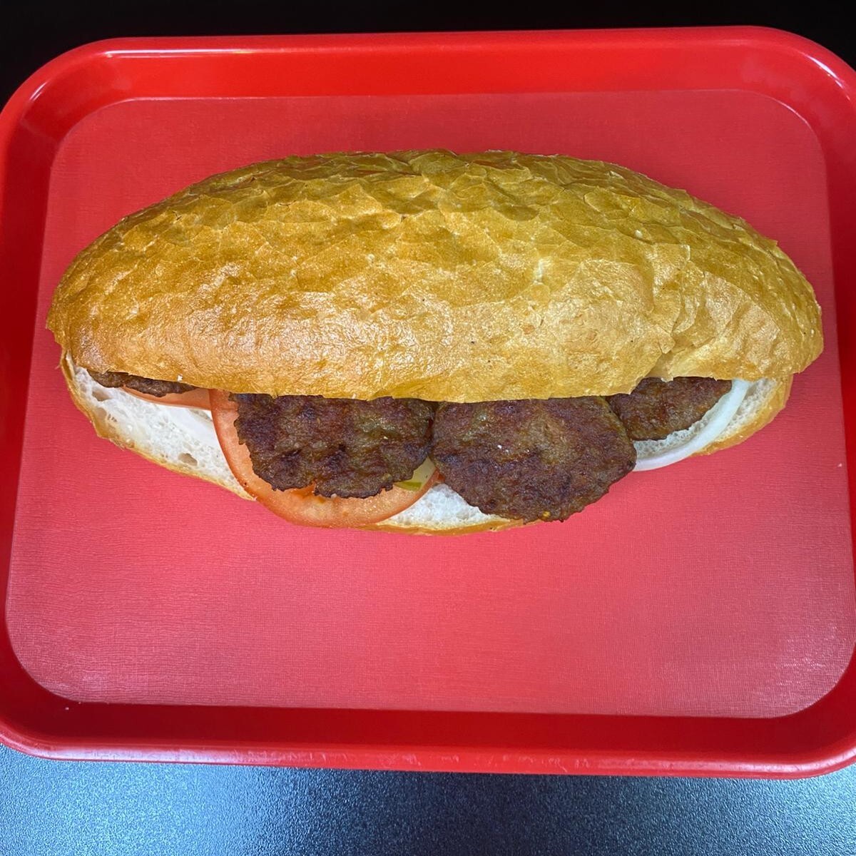 Tam Ekmek Arası Izgara Köfte (1,5 Pors)