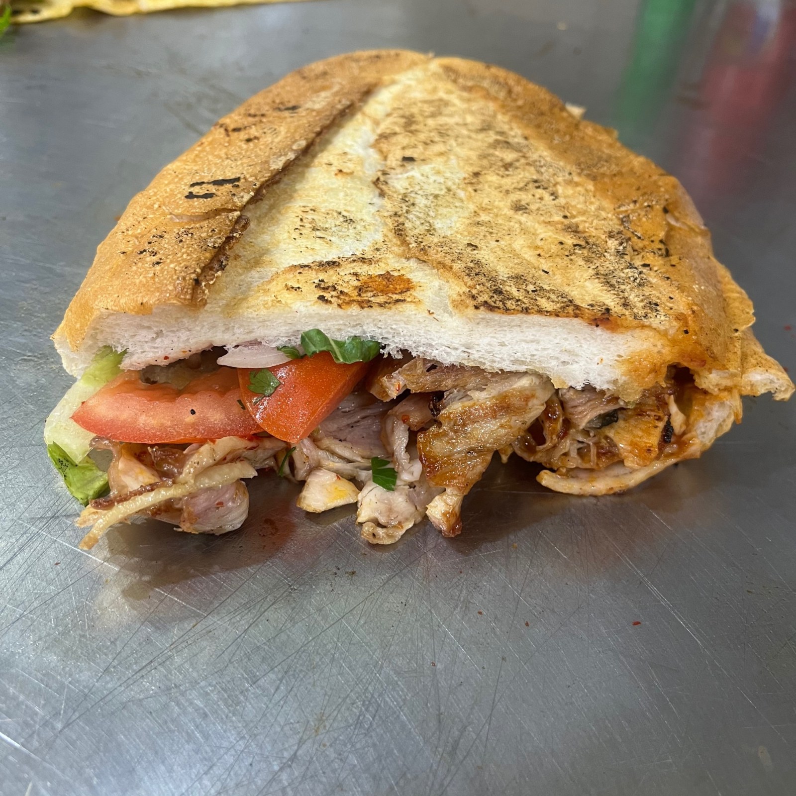 Yarım Ekmek Arası Tavuk Döner