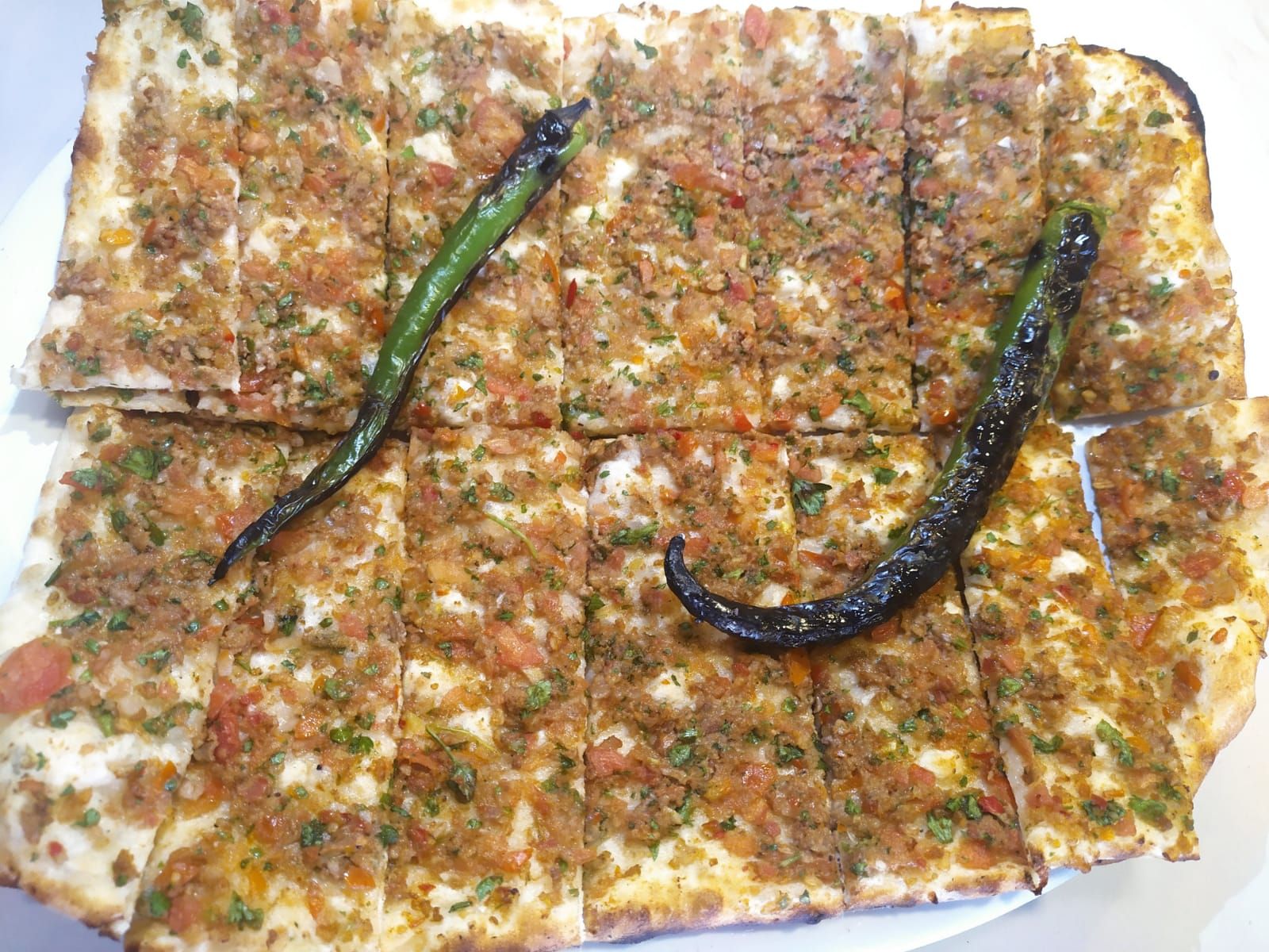 Kıymalı Kaşarlı Pide