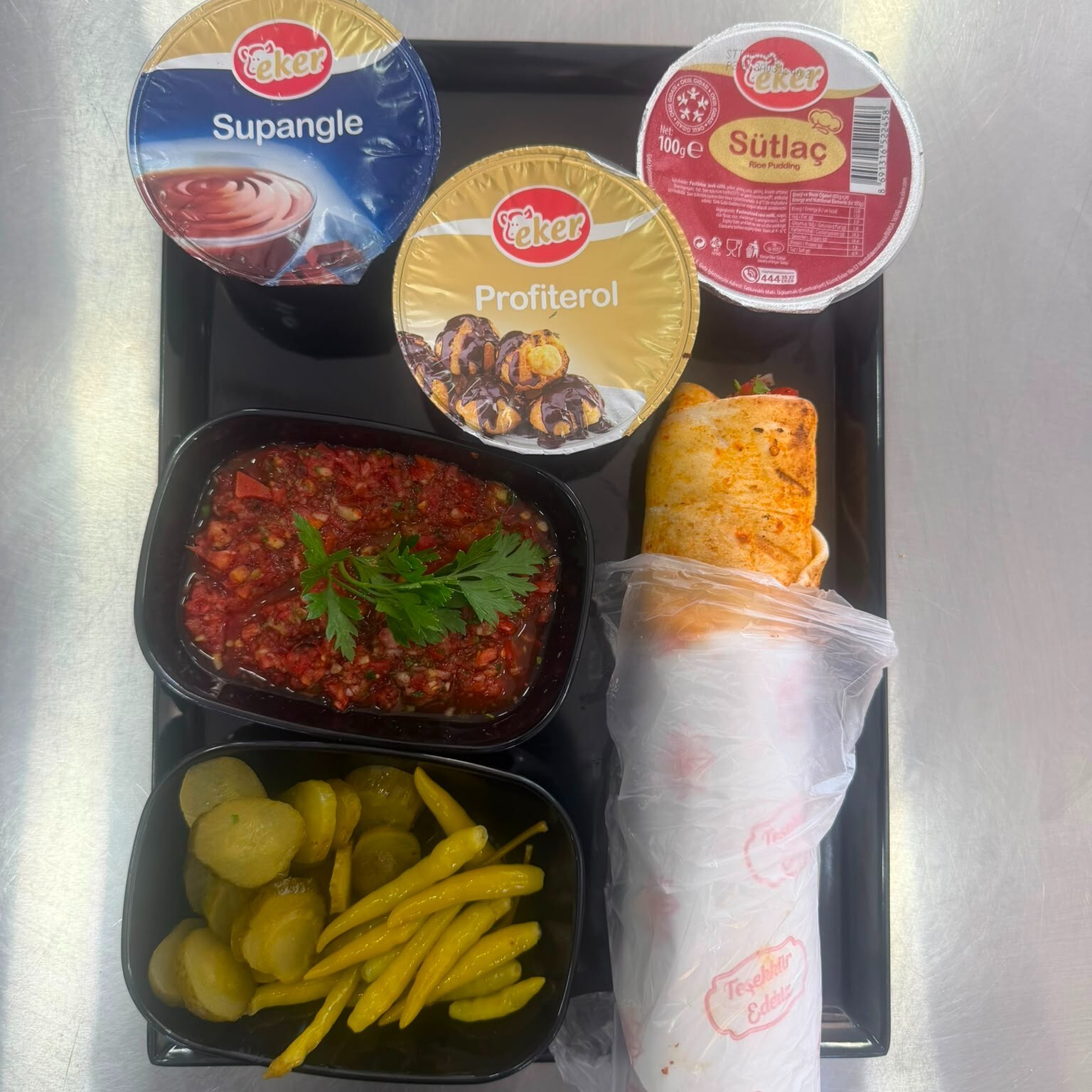 Adana Dürüm +Mezeler+Ayran (200 ml) + Seçeceğiniz Tatlı