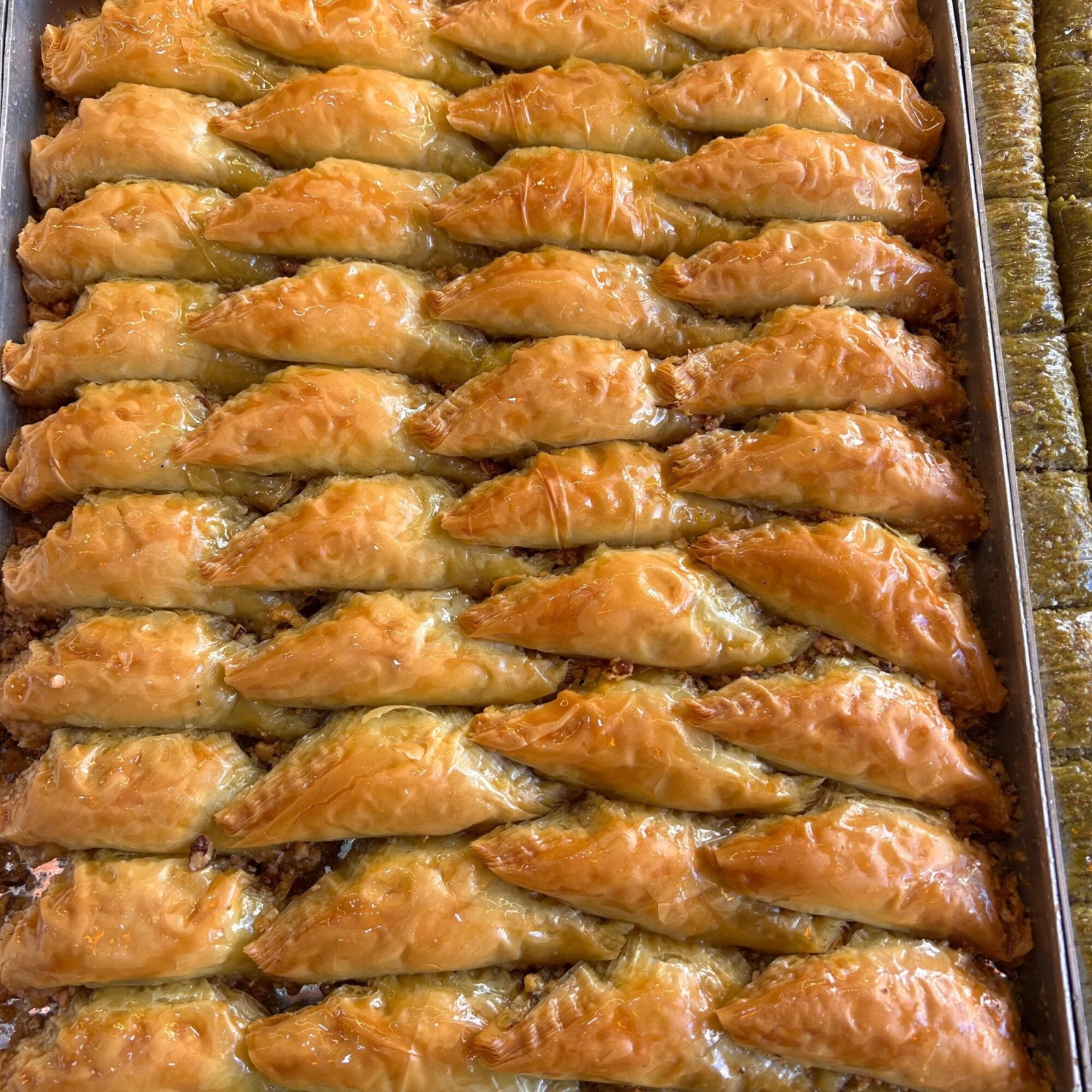 Cevizli Şöbiyet (500 gr.)+Coca Cola