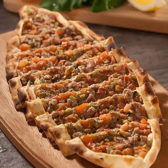 Sade Kuşbaşılı Pide