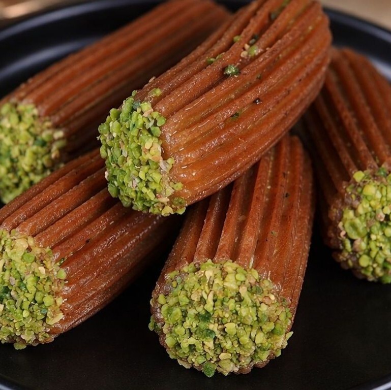 Antep Fıstık Dolgulu Tulumba (1 Kg)