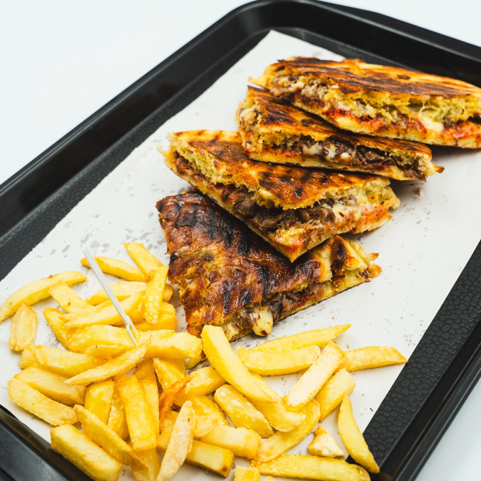 Bazlama Kavurma - Kaşarlı Tost Menü