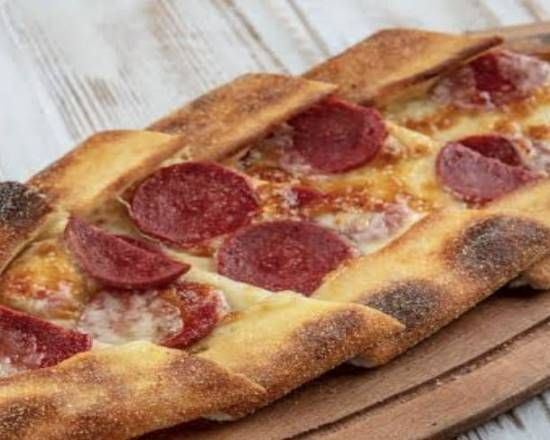 Sucuklu Kaşarlı Pide