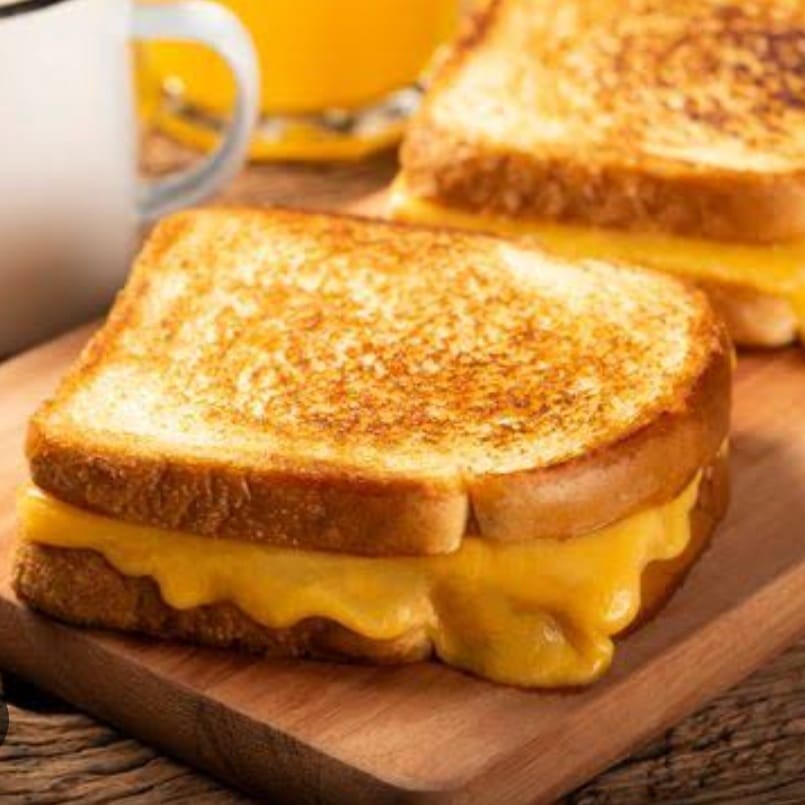 TOST EKMEĞİNE KAŞARLI TOST