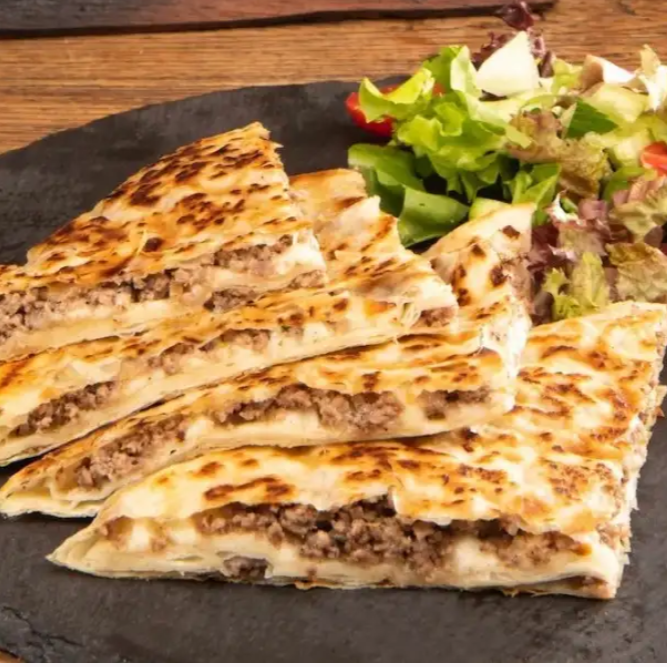 Kıymalı El Açması Gözleme