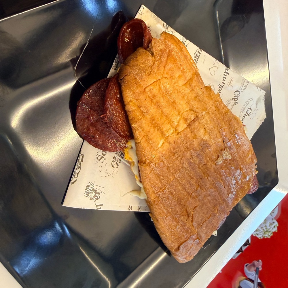 Sucuklu Yumurtalı Tost