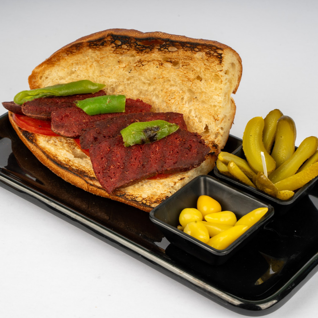 Yarım Ekmek Arası Sucuk