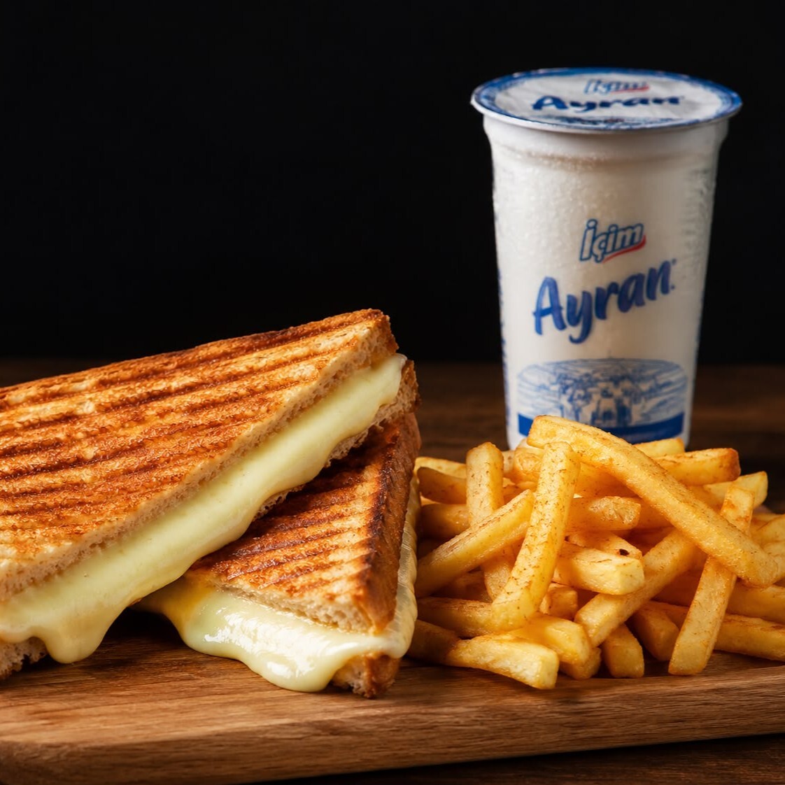 Kaşarlı Tost Menü