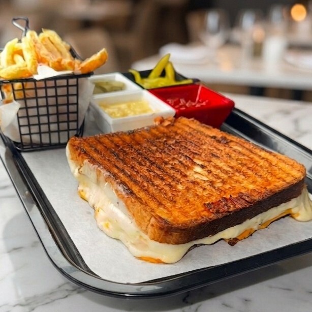 4 Peynirli Tost