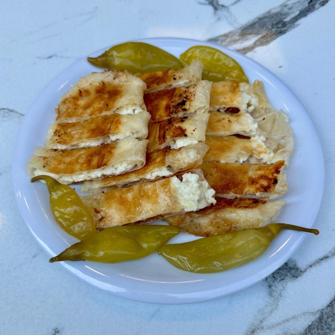 Peynirli Börek ( 1 Porsiyon )